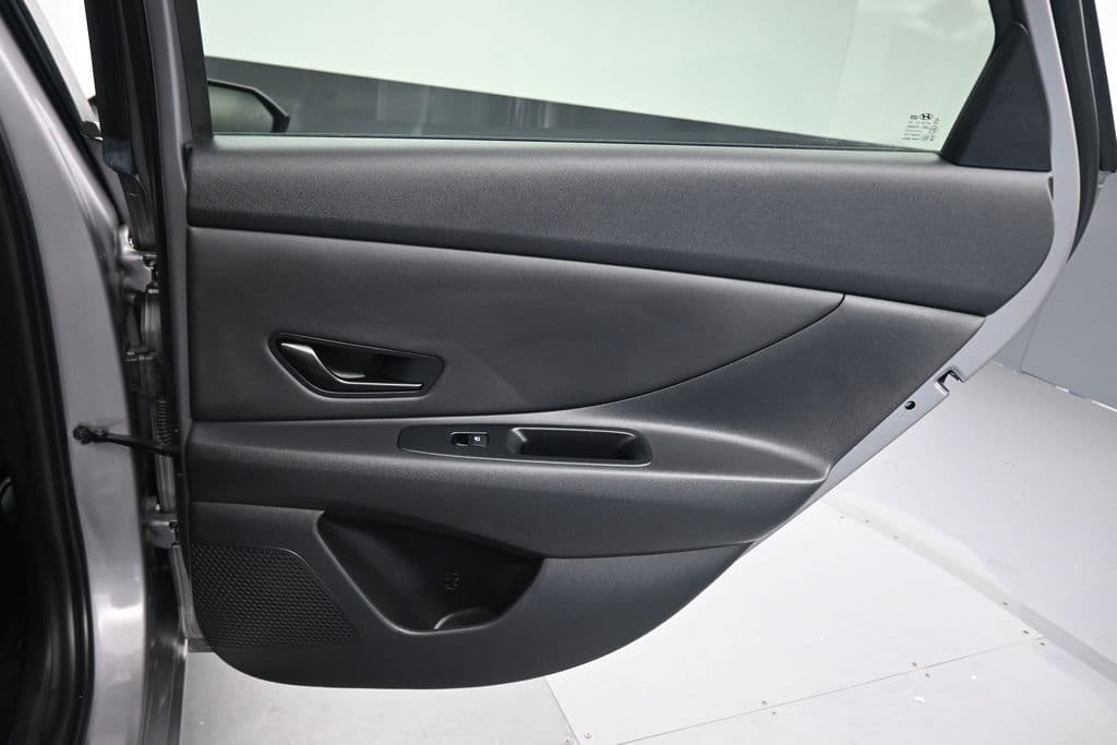 2025 Hyundai Elantra Hybrid SEL Sport, photo 37 of 60