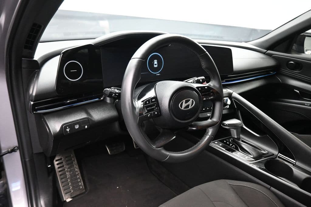 2025 Hyundai Elantra Hybrid SEL Sport, photo 14 of 60