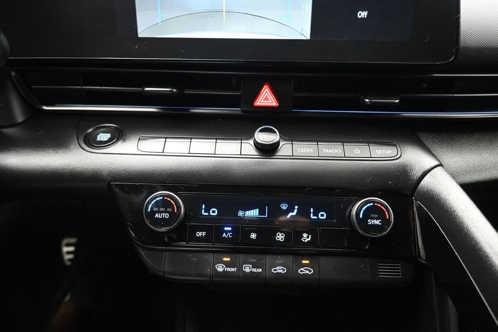 2025 Hyundai Elantra Hybrid SEL Sport, photo 23 of 60