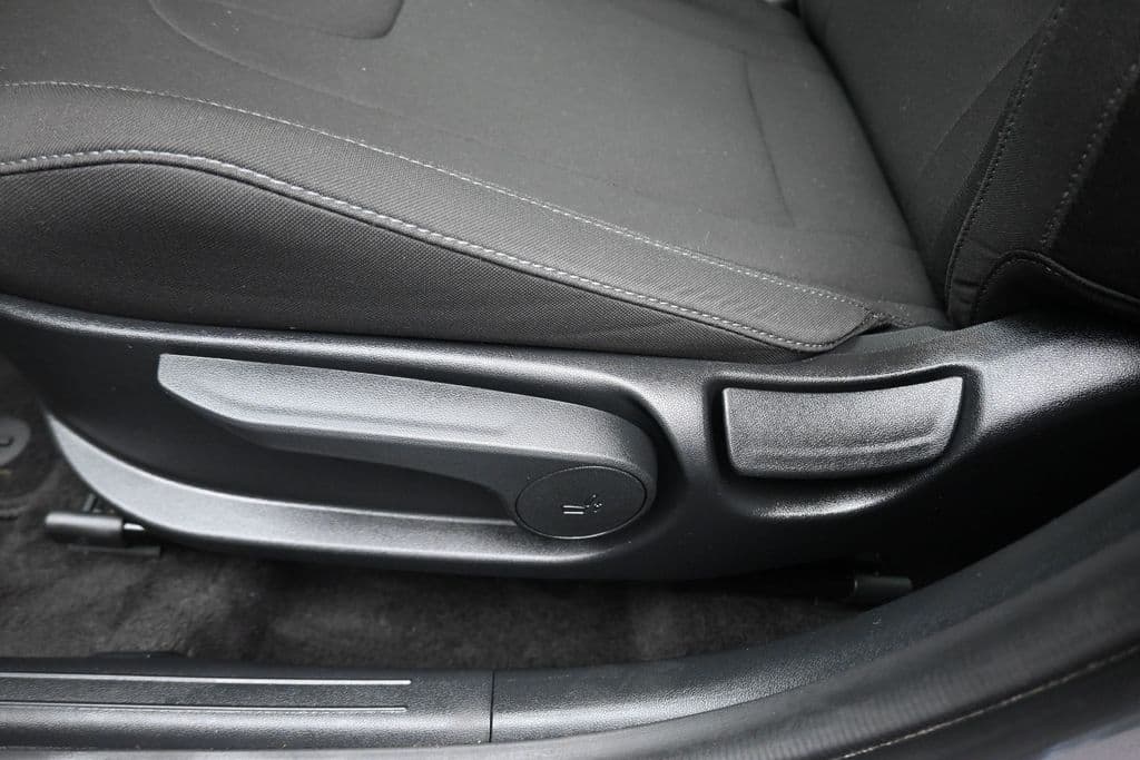 2025 Hyundai Elantra Hybrid SEL Sport, photo 12 of 60
