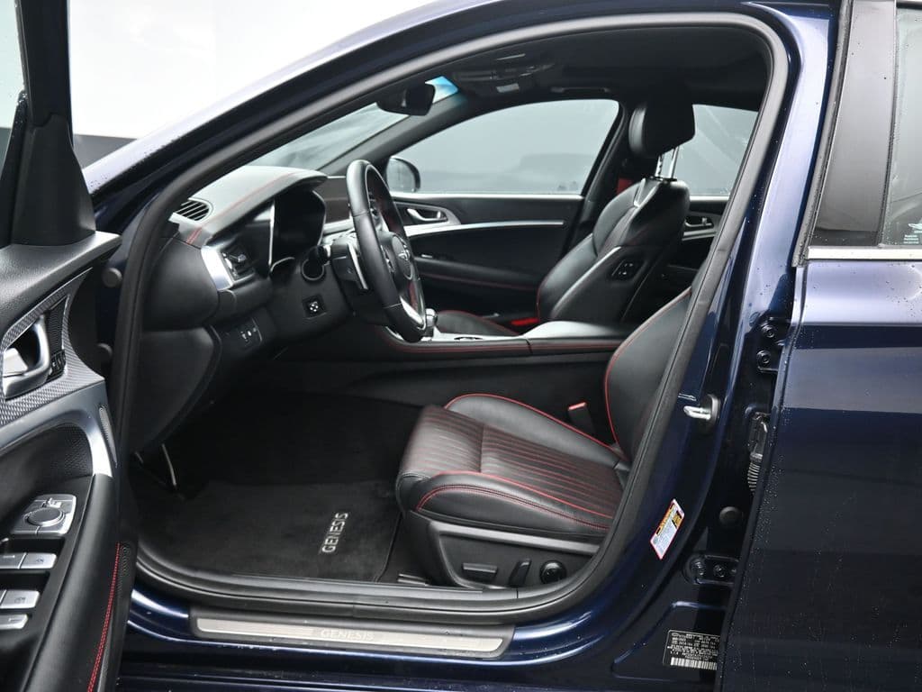 2023 Genesis G70 2.0T, photo 12 of 60