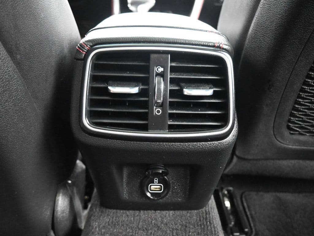 2023 Genesis G70 2.0T, photo 36 of 60