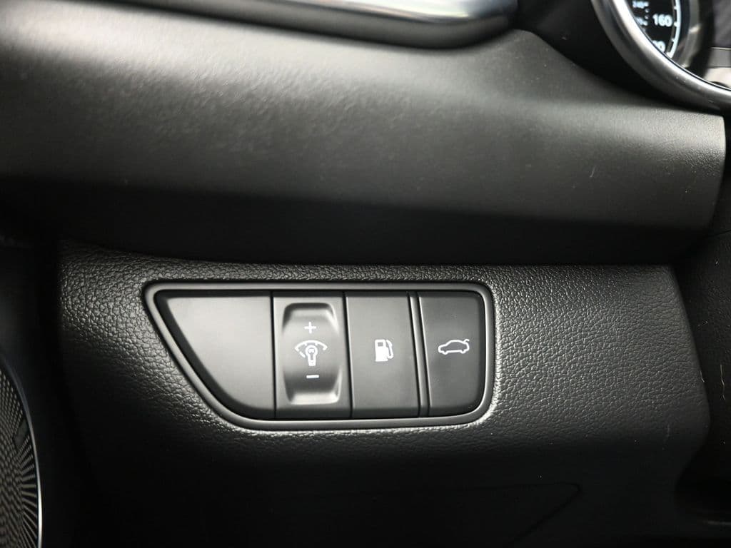 2023 Genesis G70 2.0T, photo 29 of 60