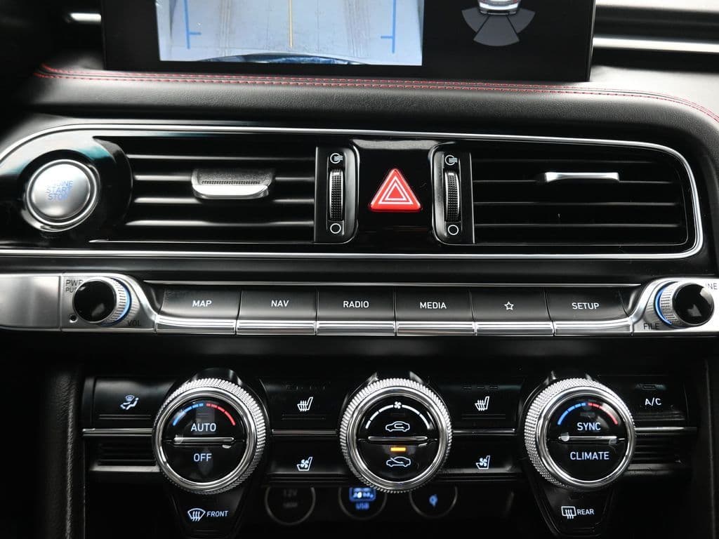 2023 Genesis G70 2.0T, photo 23 of 60