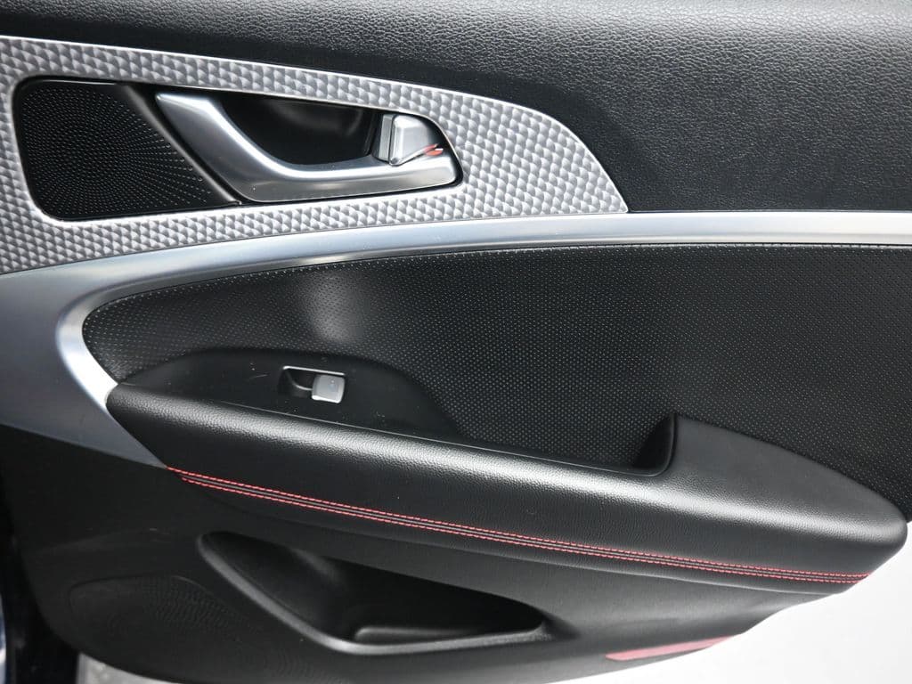 2023 Genesis G70 2.0T, photo 38 of 60