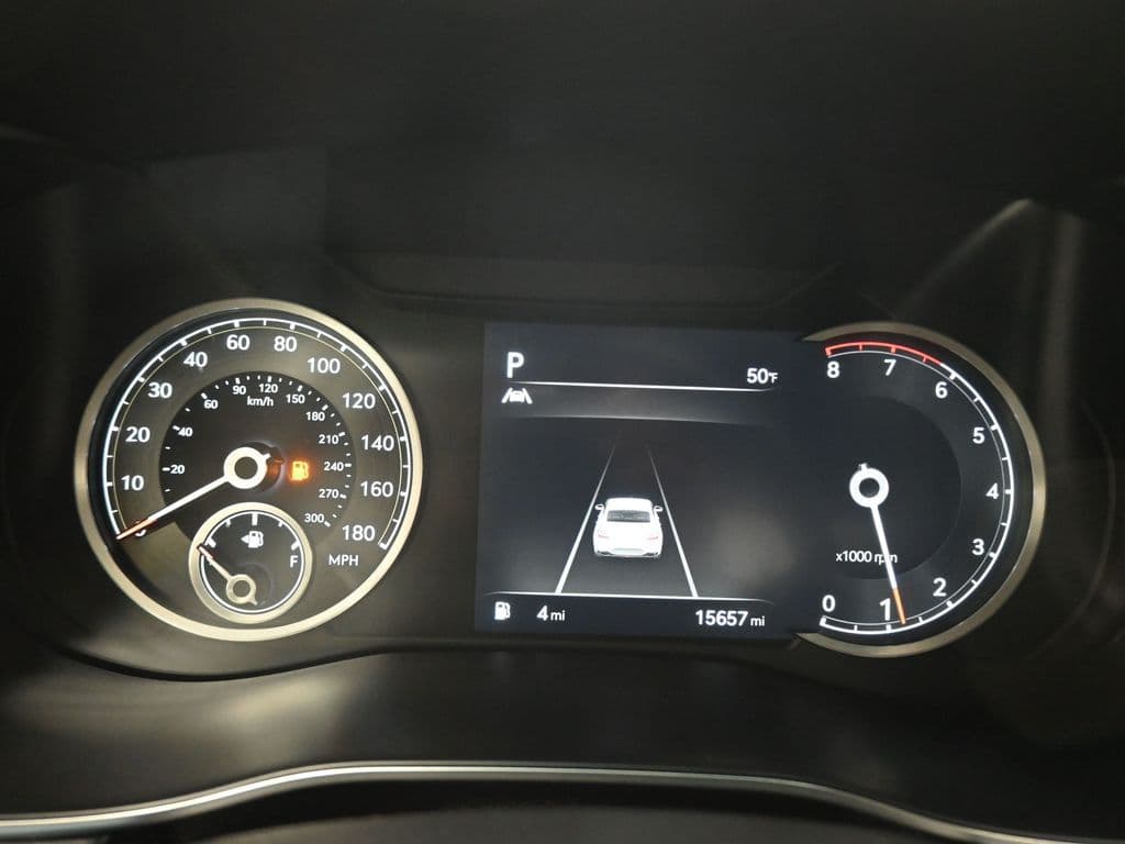 2023 Genesis G70 2.0T, photo 16 of 60