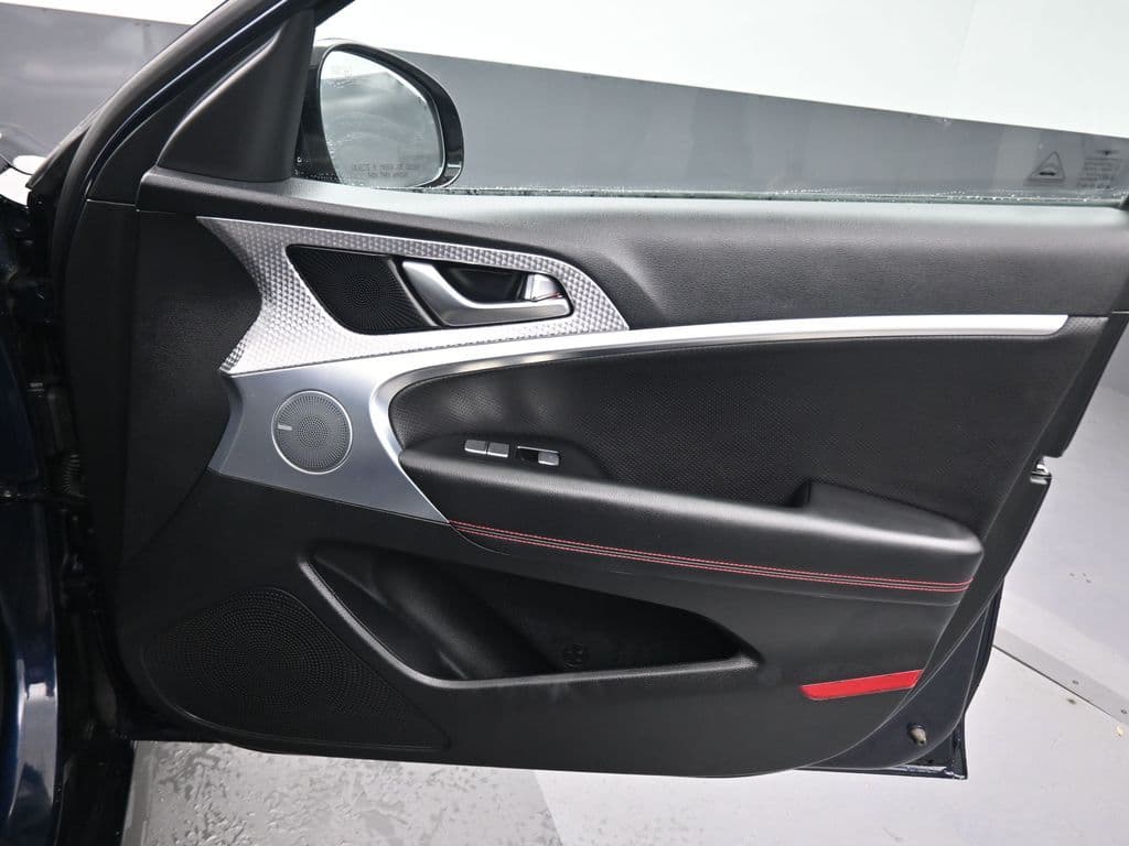 2023 Genesis G70 2.0T, photo 42 of 60