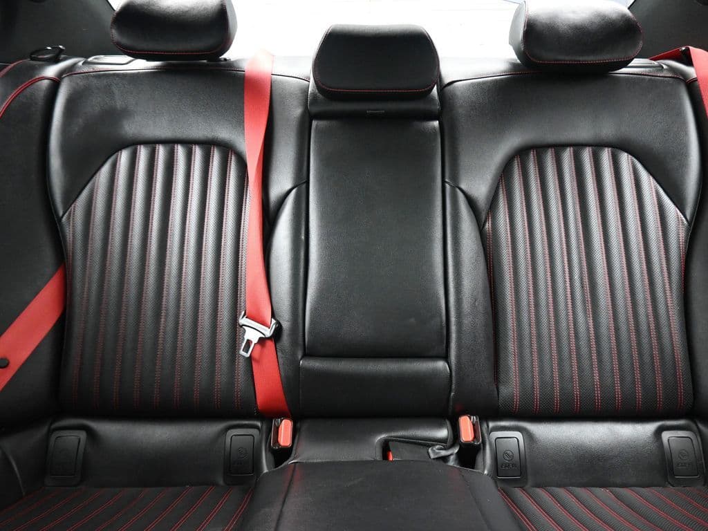 2023 Genesis G70 2.0T, photo 31 of 60