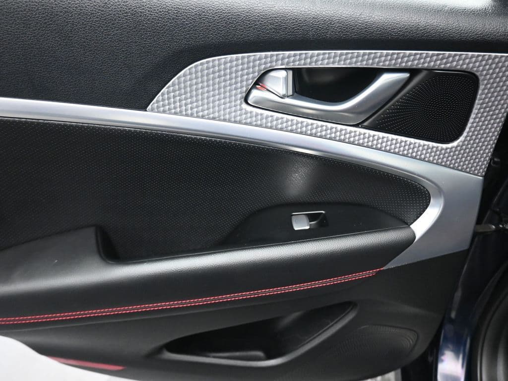 2023 Genesis G70 2.0T, photo 33 of 60