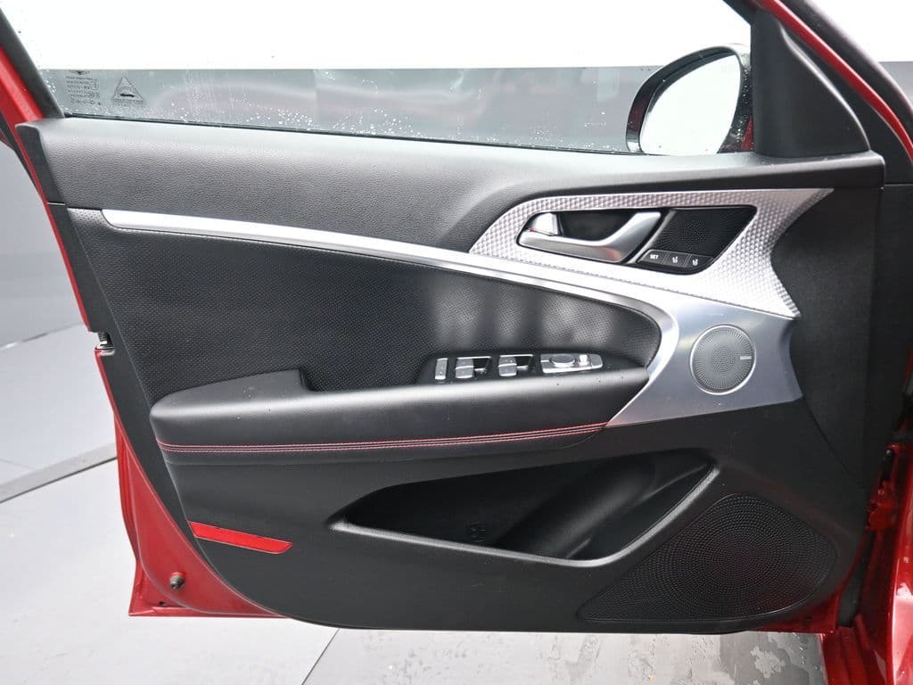 2023 Genesis G70 2.0T, photo 9 of 62