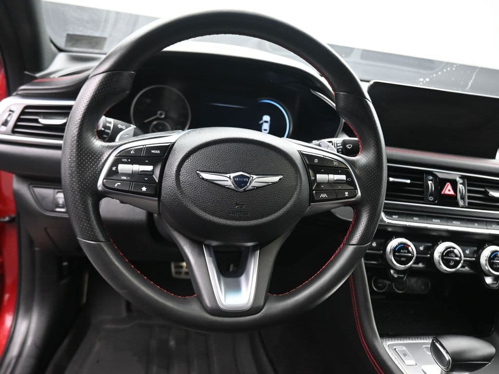 2023 Genesis G70 2.0T, photo 15 of 62