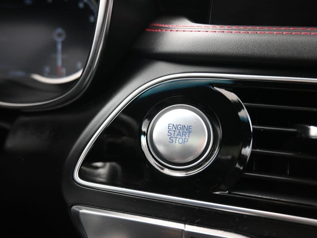2023 Genesis G70 2.0T, photo 22 of 62