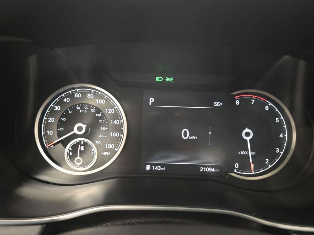 2023 Genesis G70 2.0T, photo 16 of 62