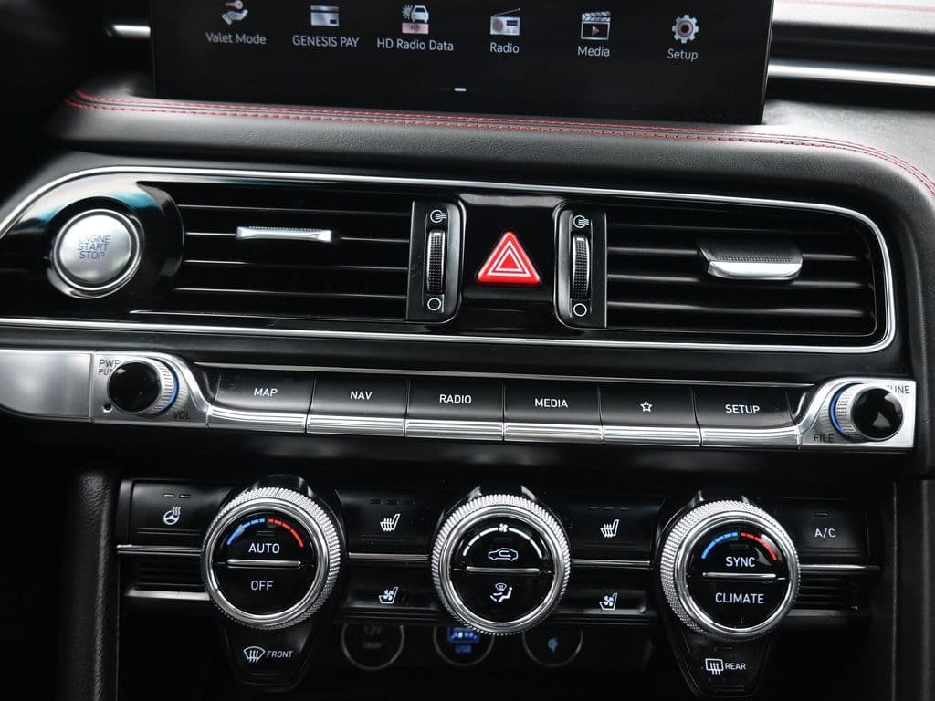 2023 Genesis G70 2.0T, photo 21 of 62