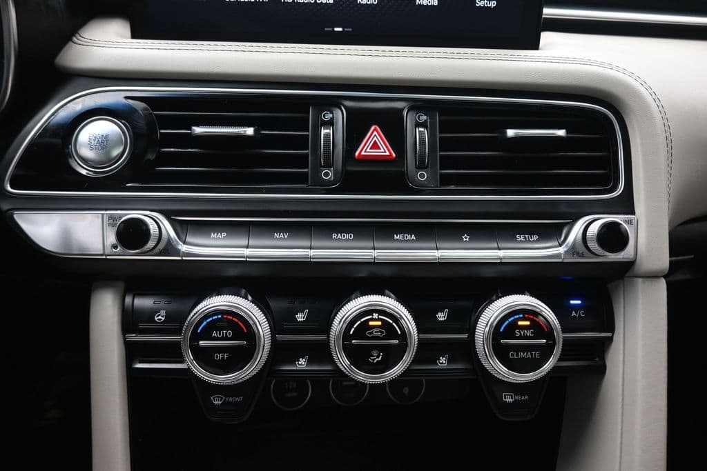 2023 Genesis G70 3.3T, photo 26 of 67