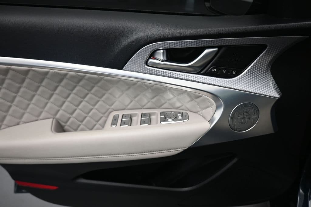 2023 Genesis G70 3.3T, photo 10 of 67