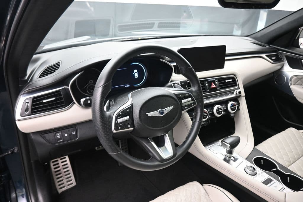 2023 Genesis G70 3.3T, photo 14 of 67