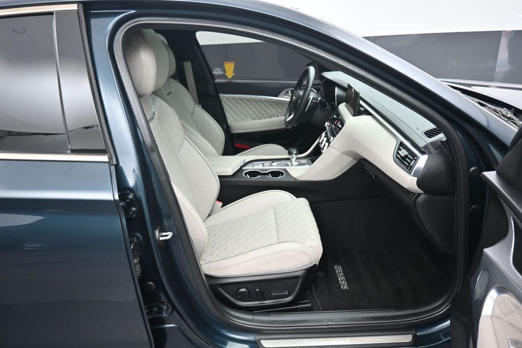 2023 Genesis G70 3.3T, photo 49 of 67