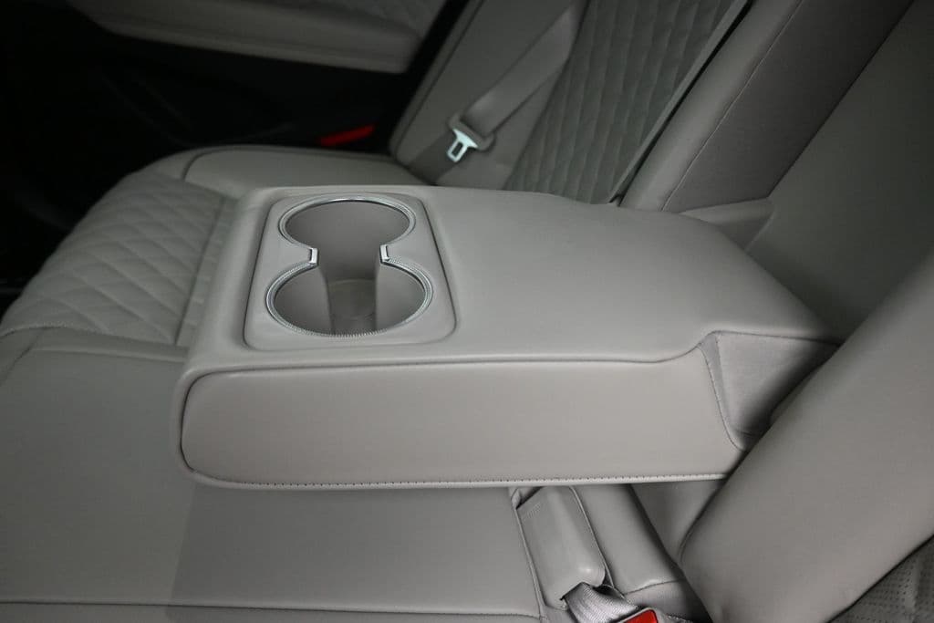 2023 Genesis G70 3.3T, photo 40 of 67