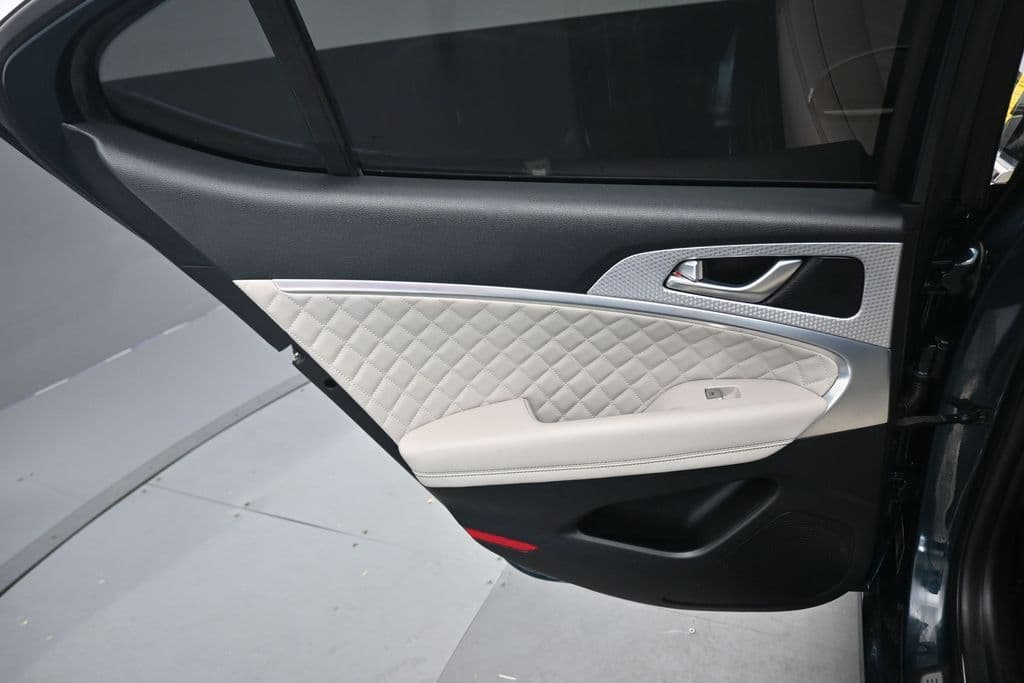 2023 Genesis G70 3.3T, photo 37 of 67