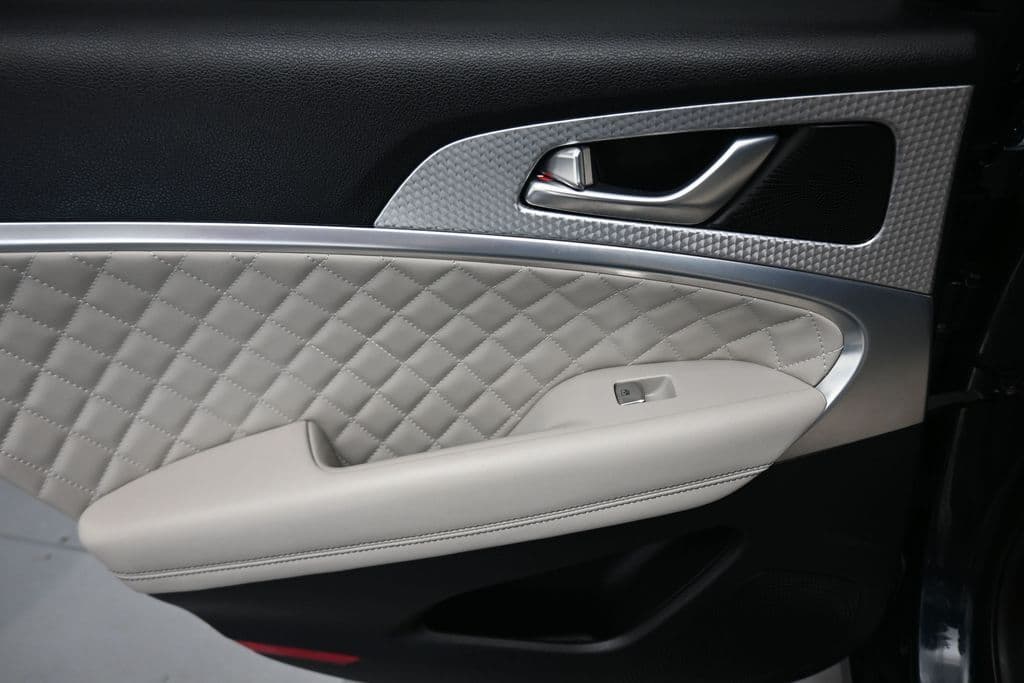 2023 Genesis G70 3.3T, photo 38 of 67