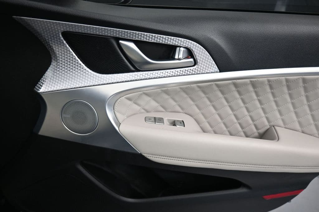 2023 Genesis G70 3.3T, photo 48 of 67