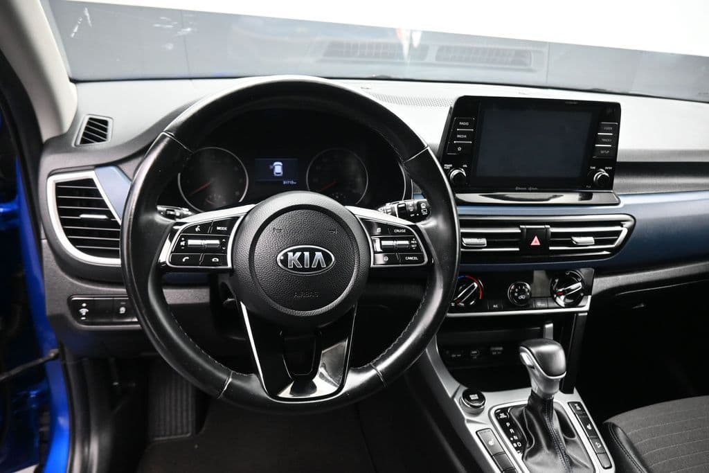 2021 Kia Seltos S, photo 15 of 55