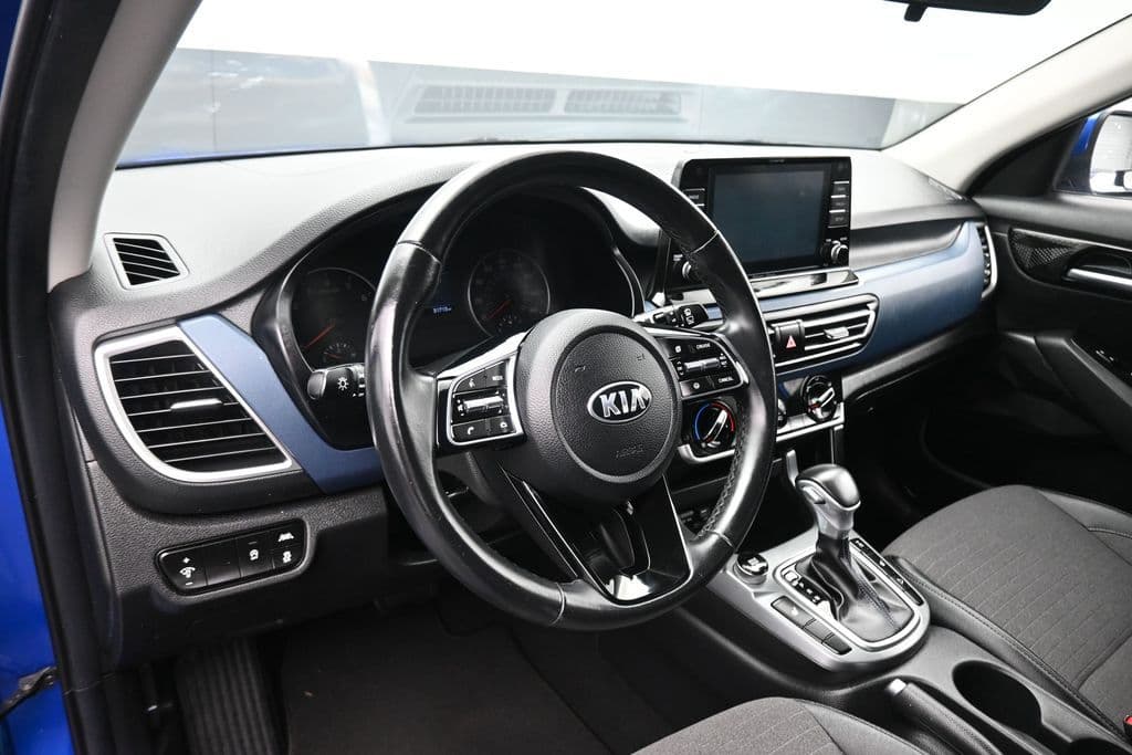 2021 Kia Seltos S, photo 14 of 55