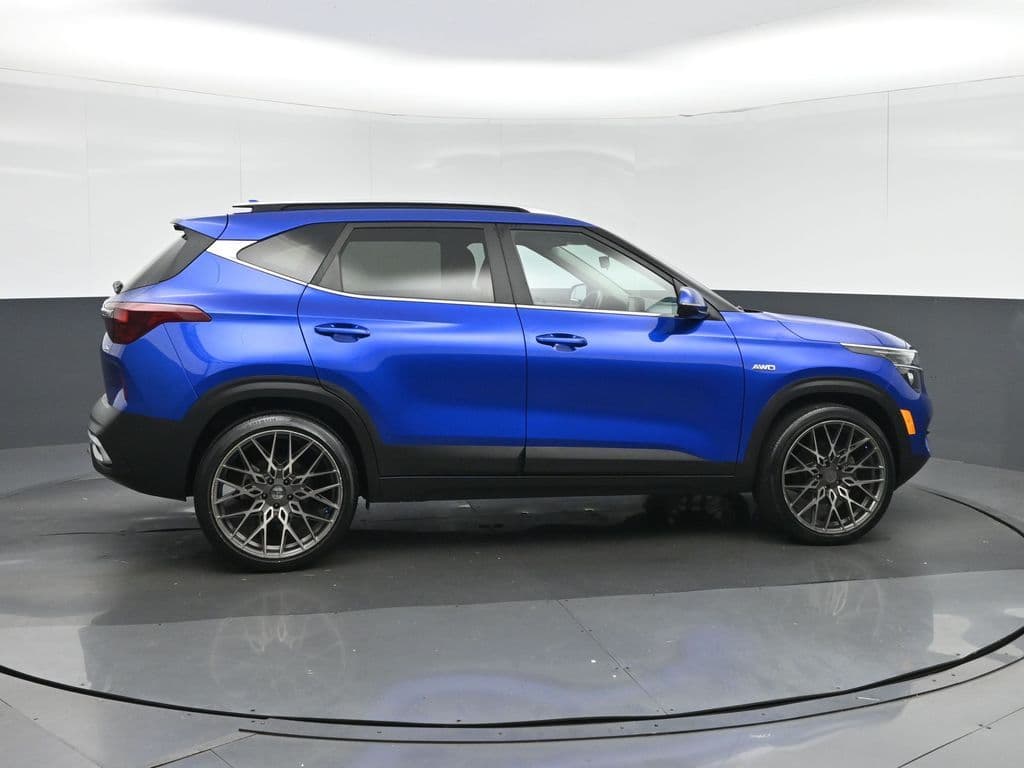 2021 Kia Seltos S, photo 8 of 55