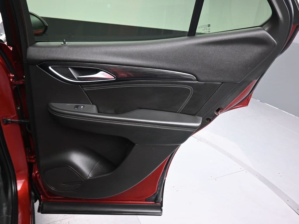 2023 Buick Envision Essence, photo 34 of 62