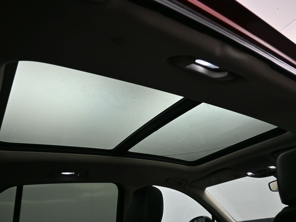 2023 Buick Envision Essence, photo 38 of 62