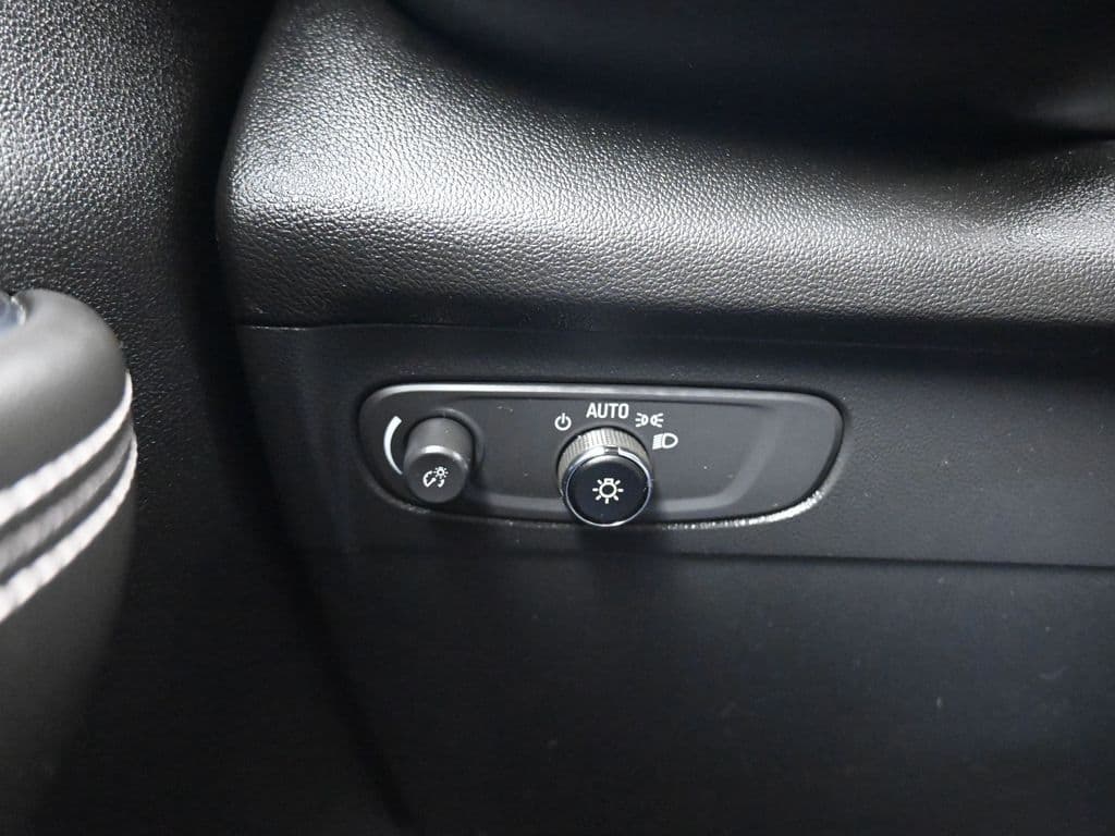 2023 Buick Envision Essence, photo 26 of 62