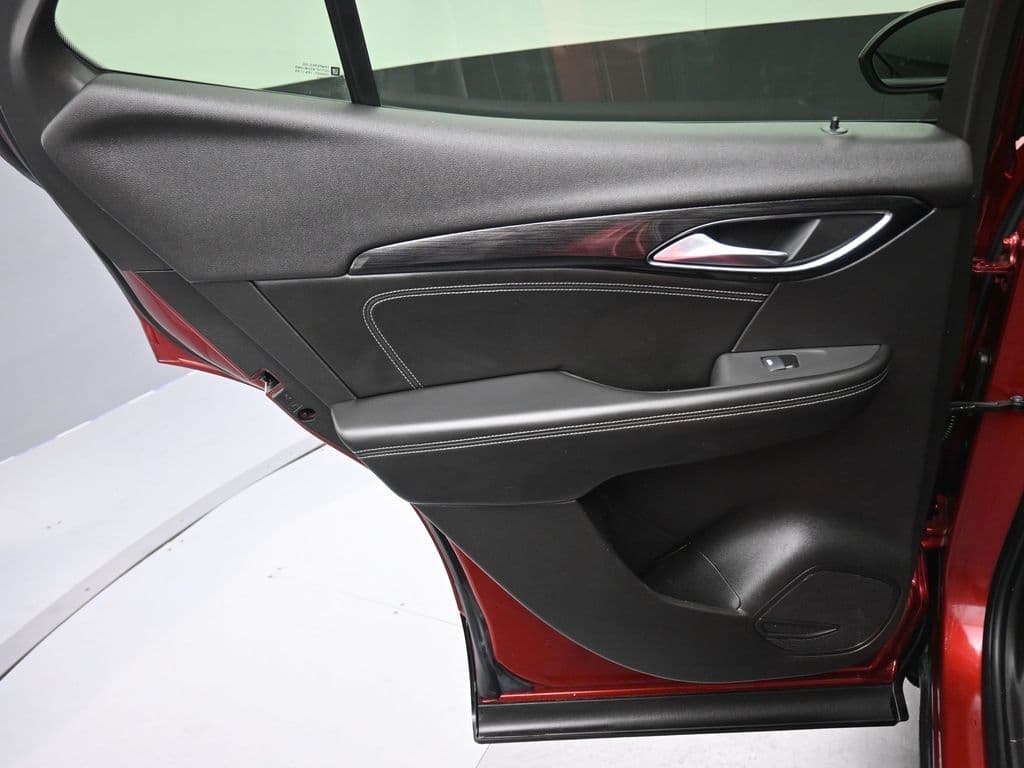 2023 Buick Envision Essence, photo 29 of 62