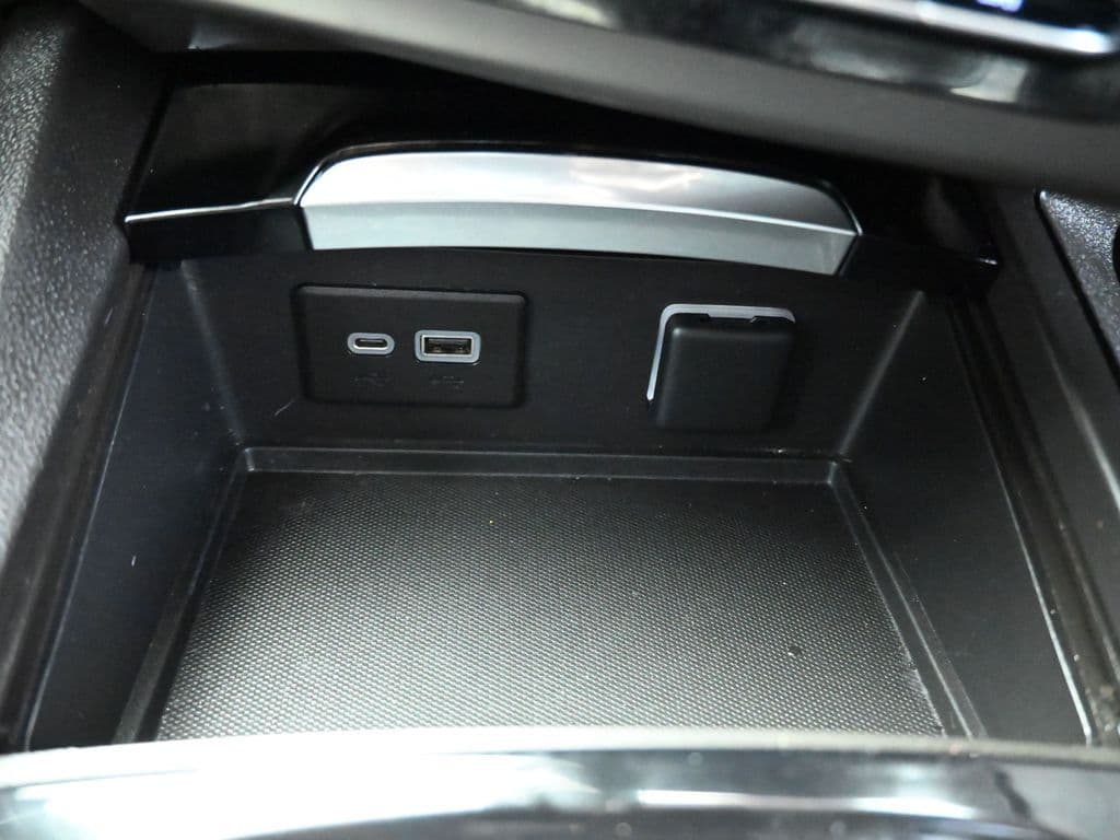 2021 Buick Envision Essence, photo 21 of 63