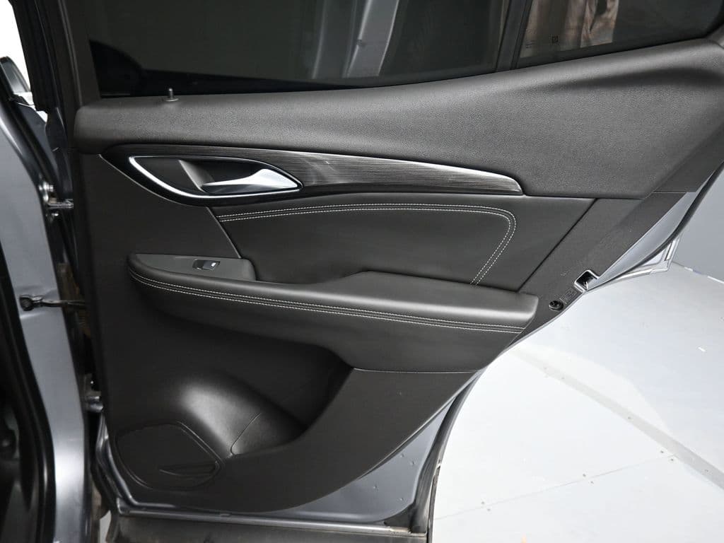 2021 Buick Envision Essence, photo 34 of 63