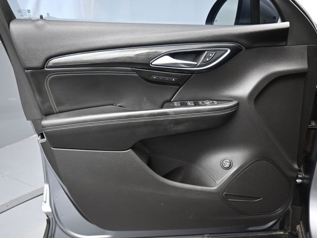 2021 Buick Envision Essence, photo 9 of 63