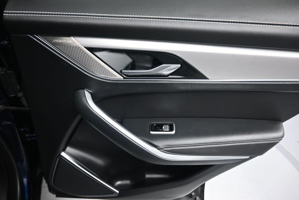 2024 Jaguar F-PACE P250 R-Dynamic S, photo 35 of 61
