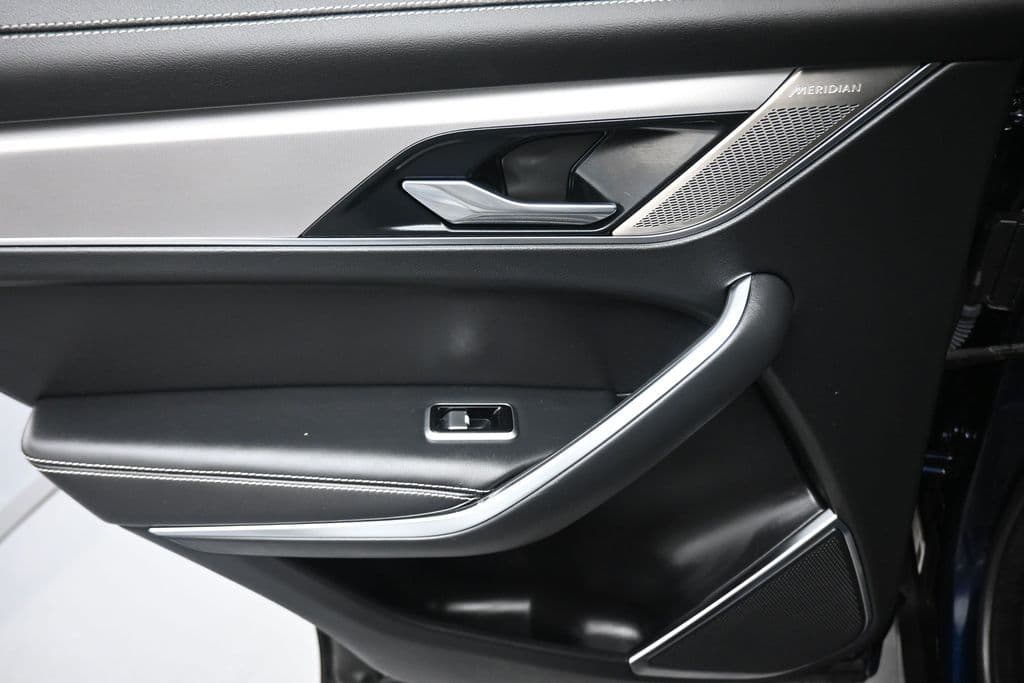 2024 Jaguar F-PACE P250 R-Dynamic S, photo 30 of 61