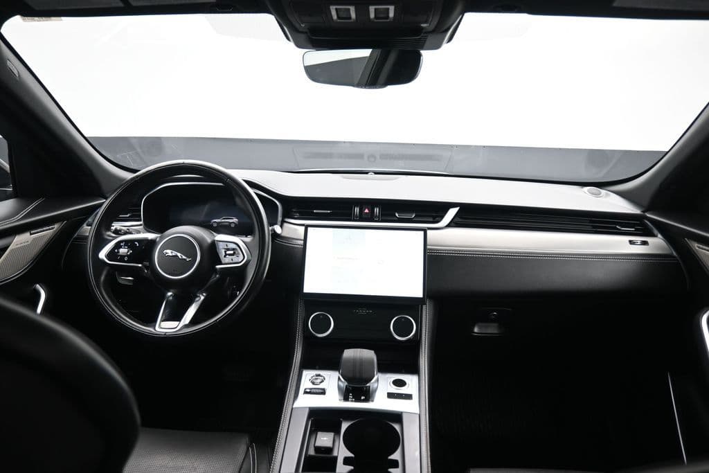 2024 Jaguar F-PACE P250 R-Dynamic S, photo 37 of 61