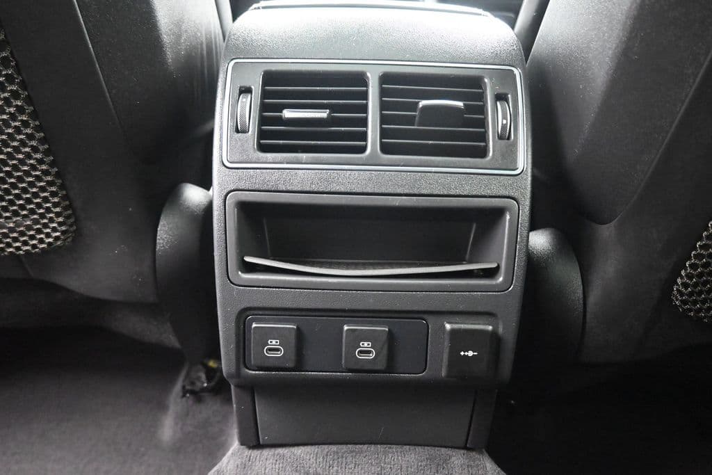 2024 Jaguar F-PACE P250 R-Dynamic S, photo 33 of 61