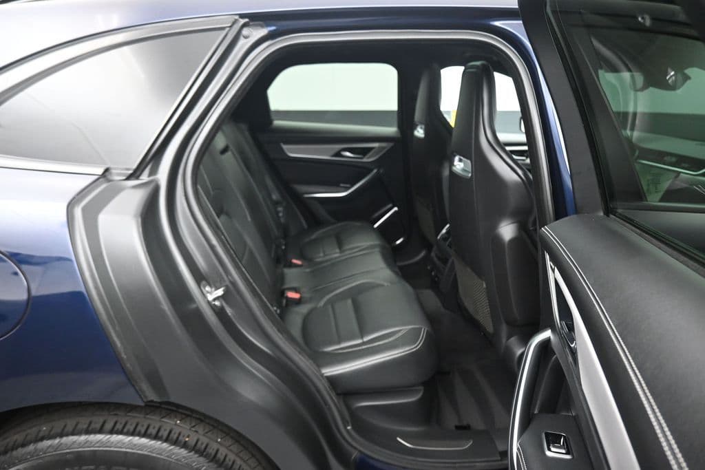 2024 Jaguar F-PACE P250 R-Dynamic S, photo 36 of 61