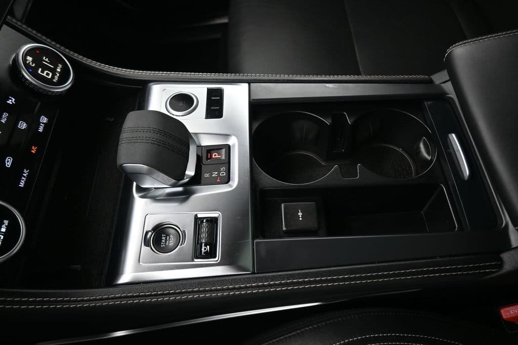 2024 Jaguar F-PACE P250 R-Dynamic S, photo 23 of 61
