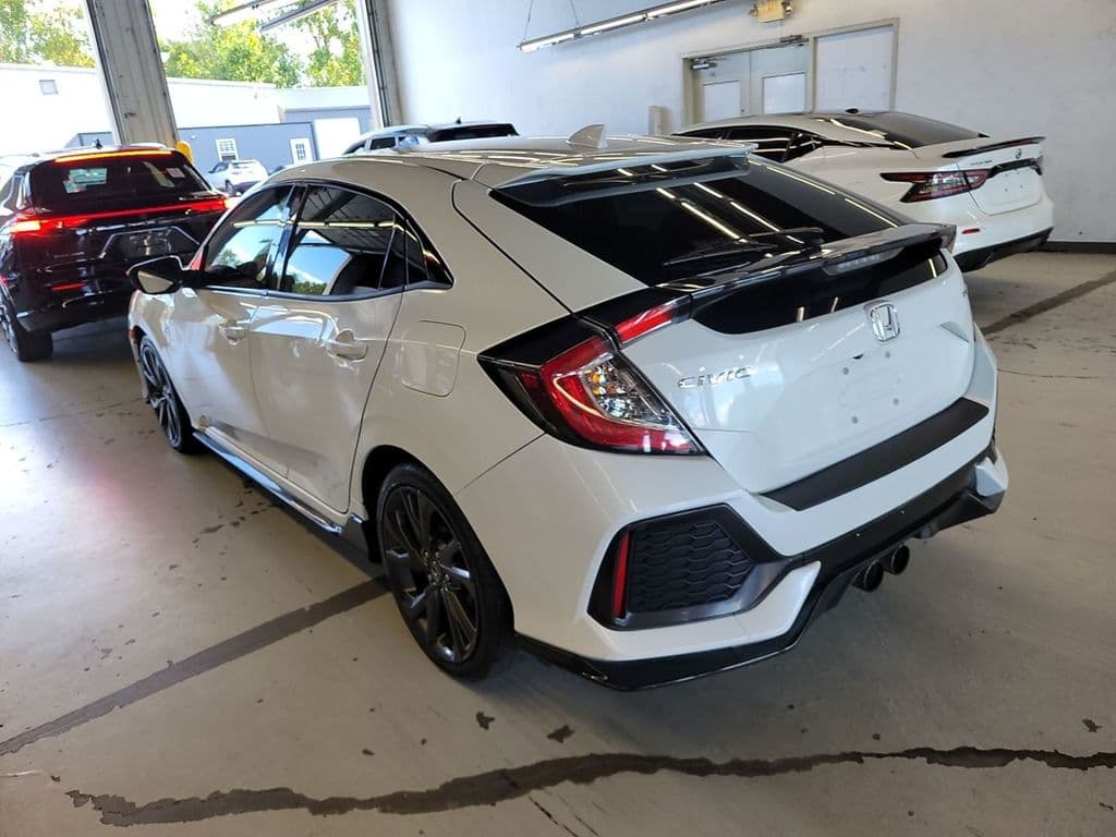2018 Honda Civic Sport, photo 4 of 9