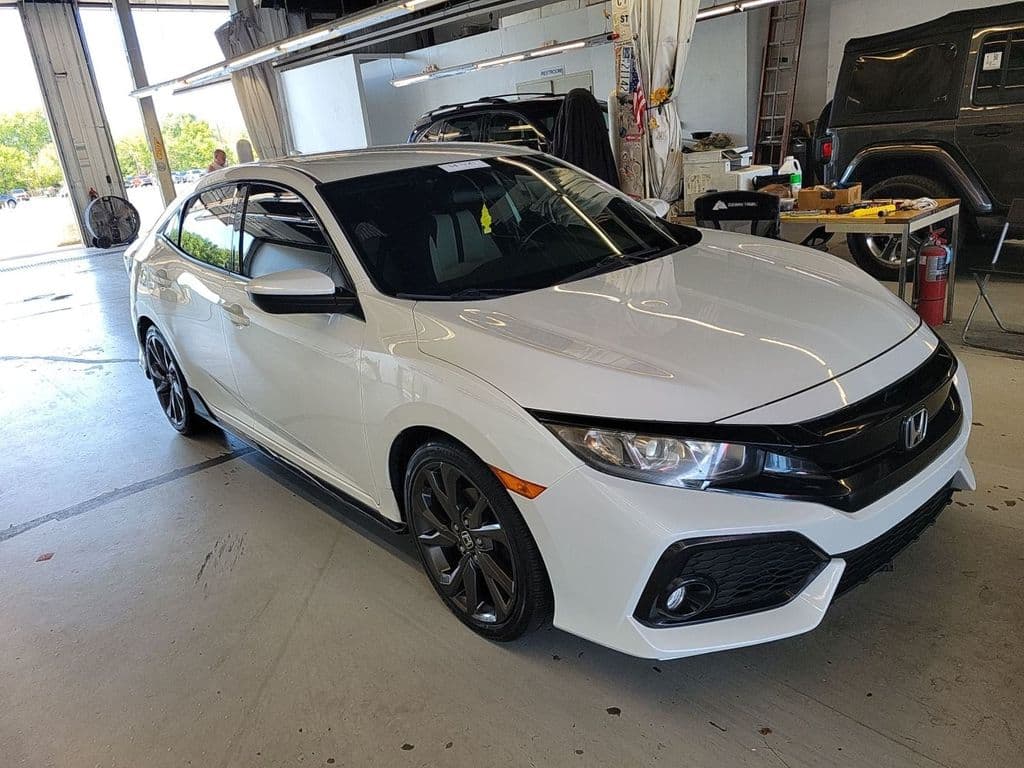 2018 Honda Civic Sport, photo 2 of 9