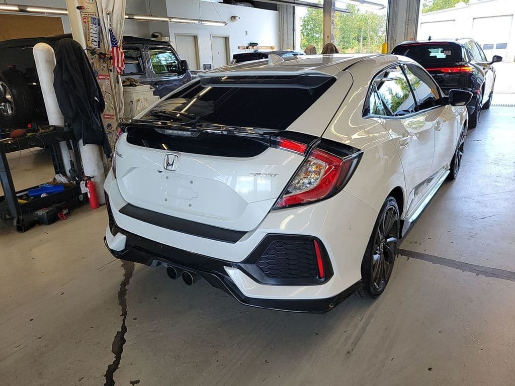 2018 Honda Civic Sport, photo 3 of 9