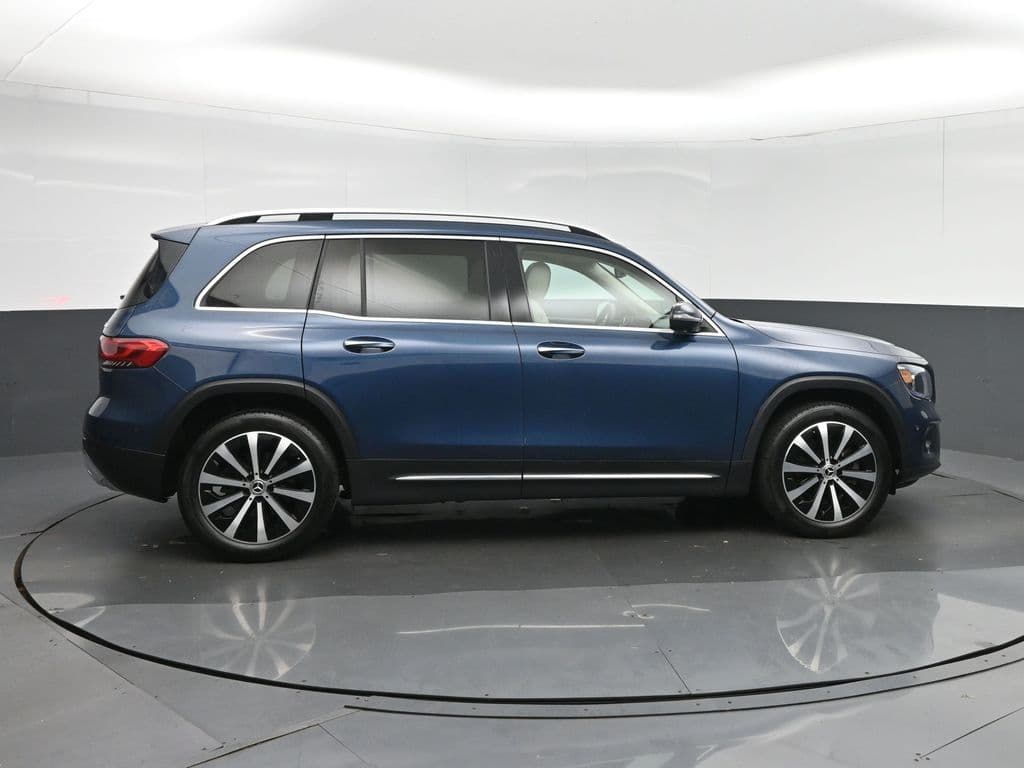 2022 Mercedes-Benz GLB GLB 250 4MATIC®, photo 8 of 73
