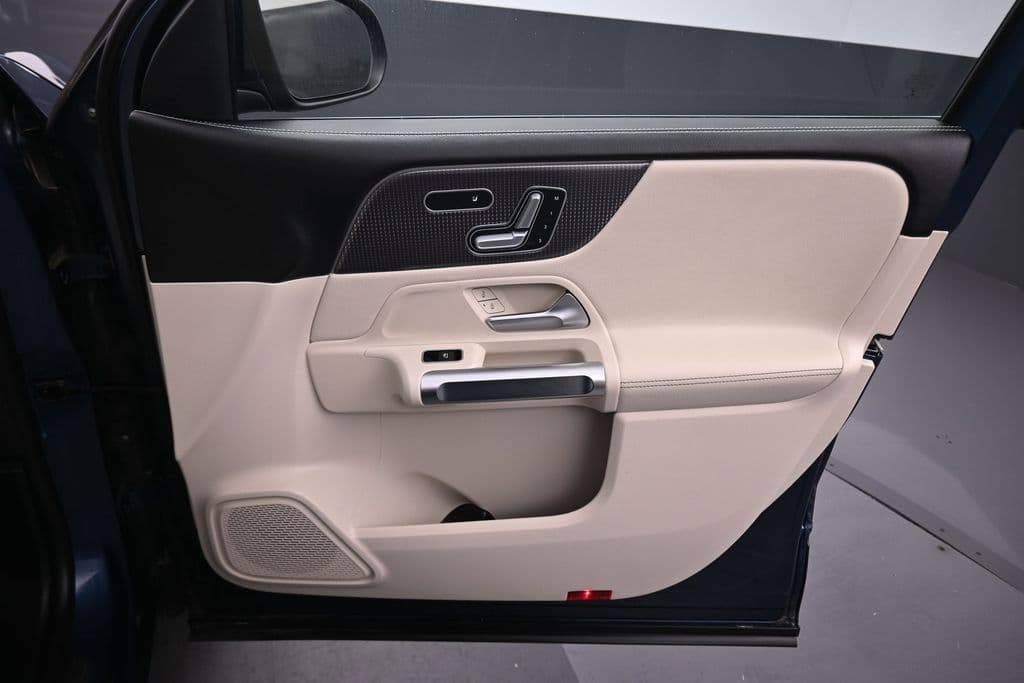 2022 Mercedes-Benz GLB GLB 250 4MATIC®, photo 53 of 73