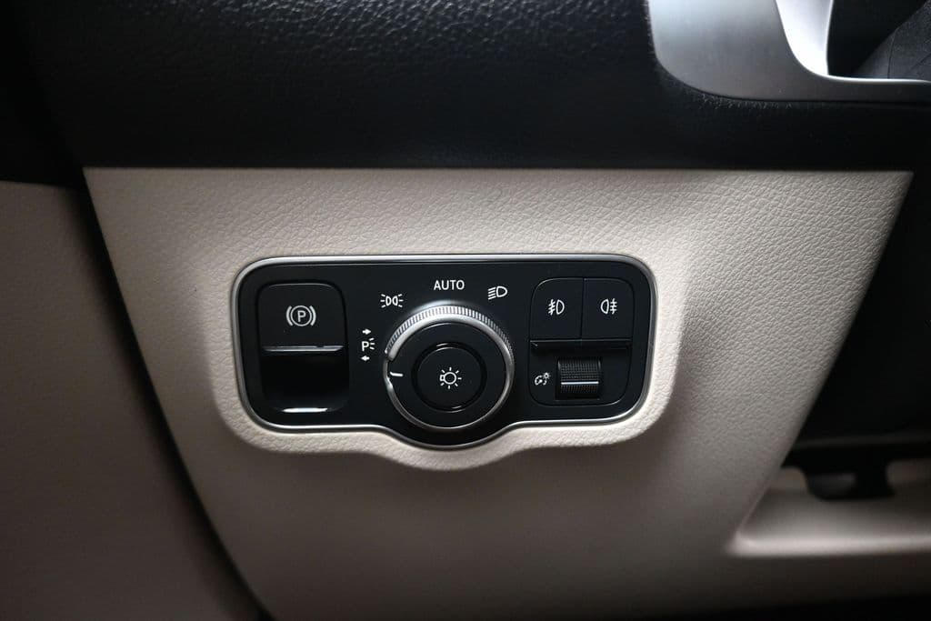 2022 Mercedes-Benz GLB GLB 250 4MATIC®, photo 33 of 73