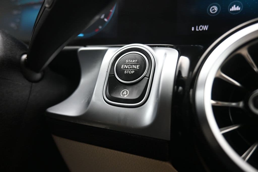 2022 Mercedes-Benz GLB GLB 250 4MATIC®, photo 28 of 73