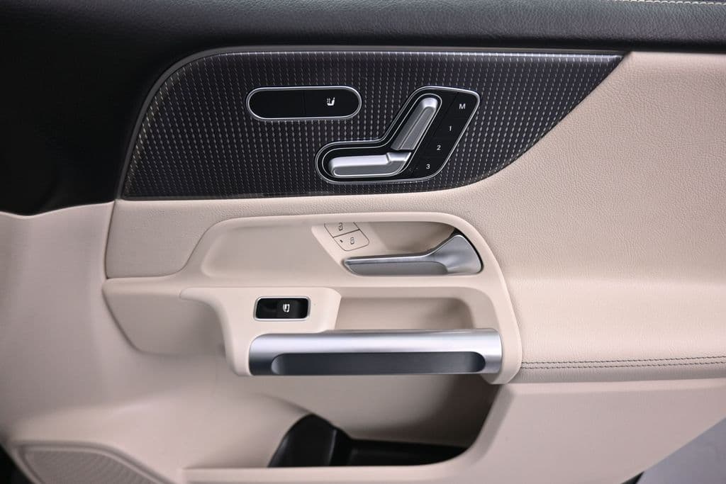 2022 Mercedes-Benz GLB GLB 250 4MATIC®, photo 54 of 73